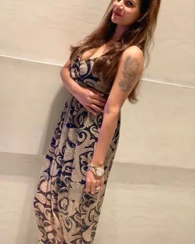 Mehnagar Escort
